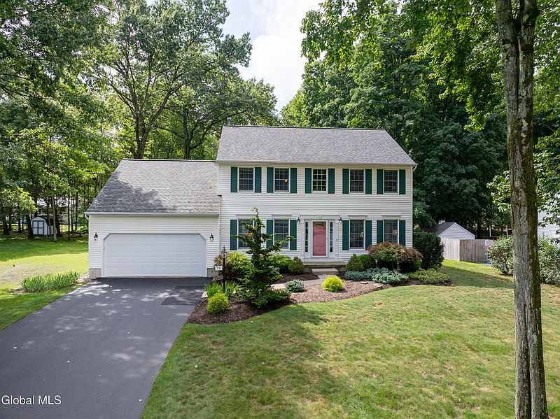 2nd image of 71 Orchardview Drive