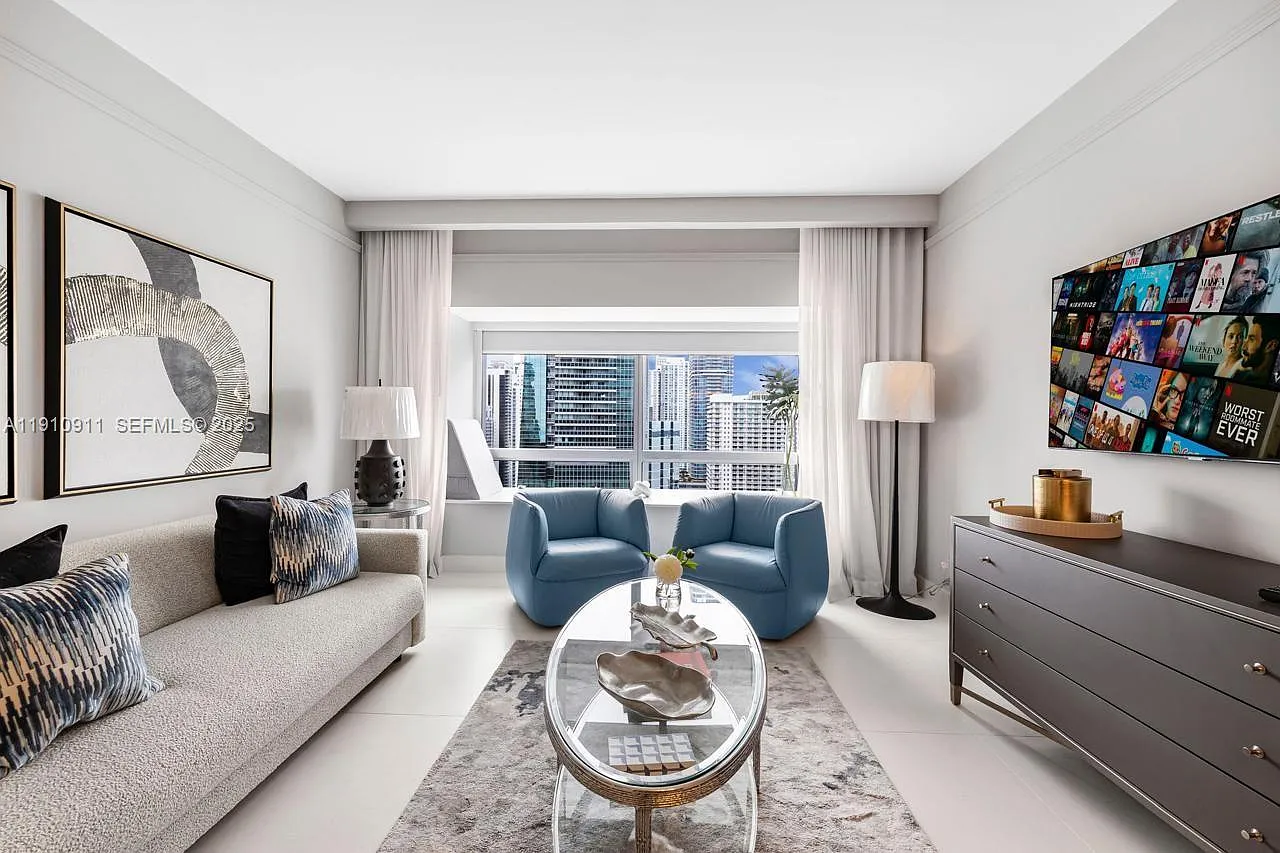 1 bed, 983 sqft, $11,000 — Photo 1