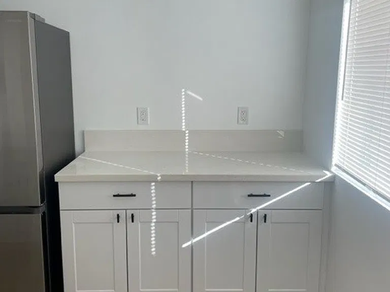 632-638 Iris Dr — Photo 6