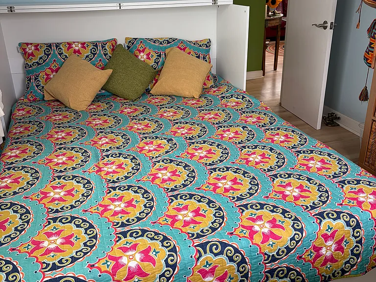 Comfy Murphy bed that can convert to office space