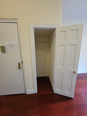 Rented by Gold & Appel Realty Corp | media 9