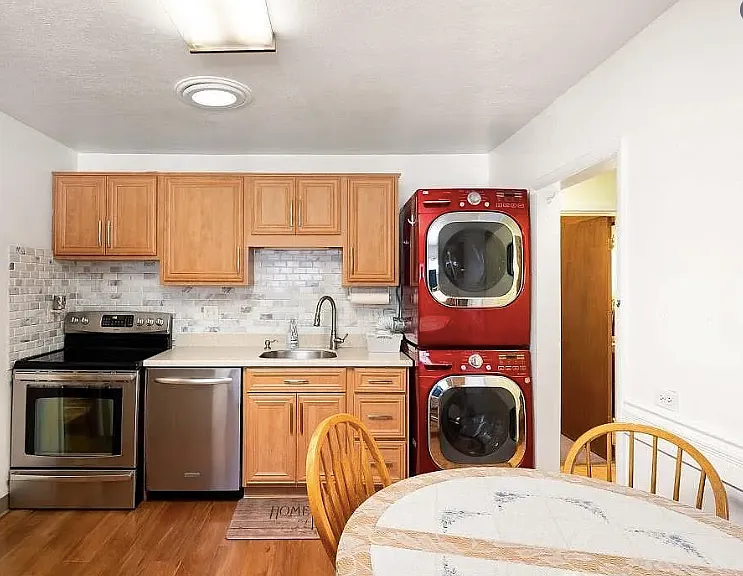 4662 Eliot St — Photo 11