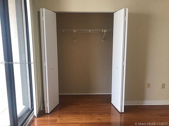 4th image of 540 Brickell Key Dr APT 1122