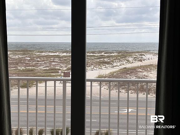 4th image of 572 E Beach Blvd #302