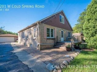 3201 W Cold Spring Rd, Greenfield, WI 53221