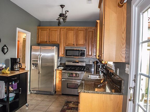 5th image of 8824 Saint James Pl
