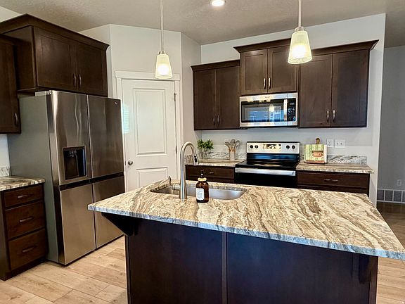 3rd image of 4114 W Harmony Dr