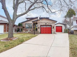 112 Goldpark Rd, Chatham Kent, ON N7L 4Y1