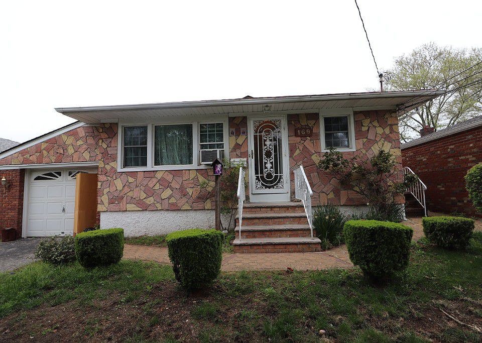 1st image of 169 Caswell Ave