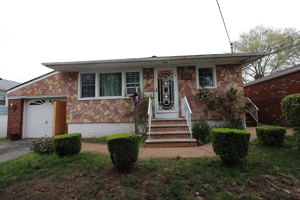 169 Caswell Ave photo 1
