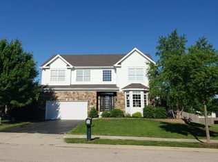 3 Golden Valley Ct, Algonquin, IL 60102