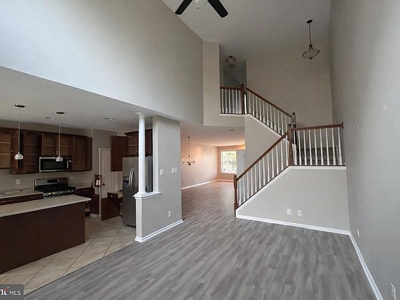 5th image of 40 Compass Cir