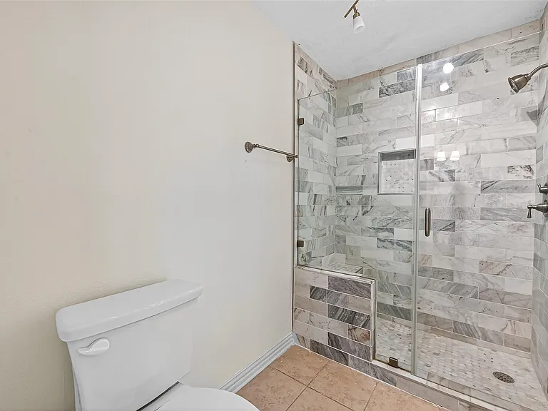 1803 Cottage Landing Ln — Photo 28