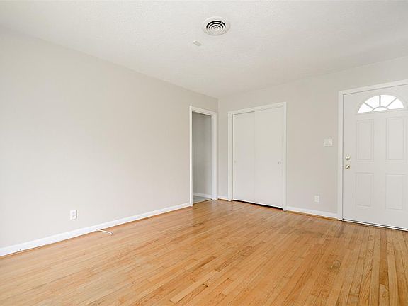 3rd image of 4410 Spellman Rd