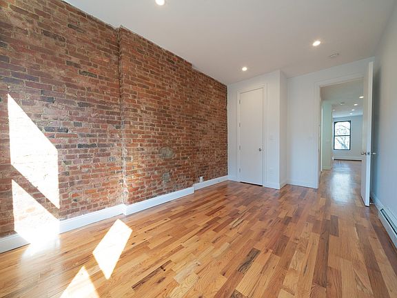 4th image of 711 Prospect Ave #3