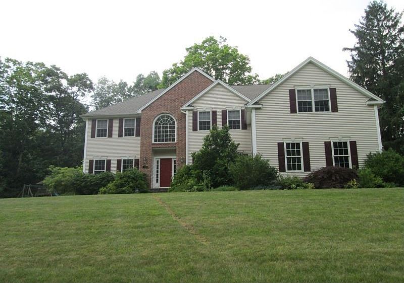 1st image of 172 Far Mill St