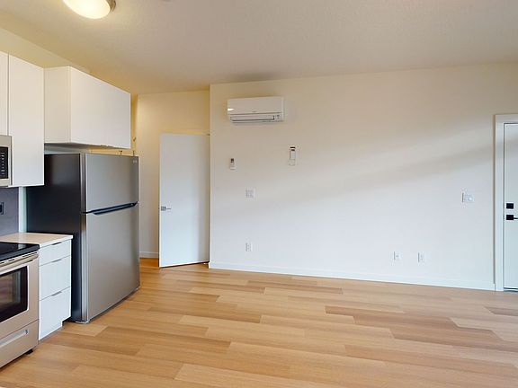 4th image of 5855 SE 72nd Ave #314