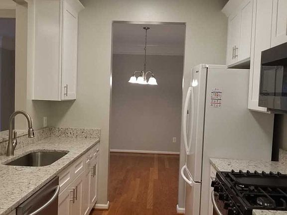 5th image of 6521 Grange Ln Unit 303
