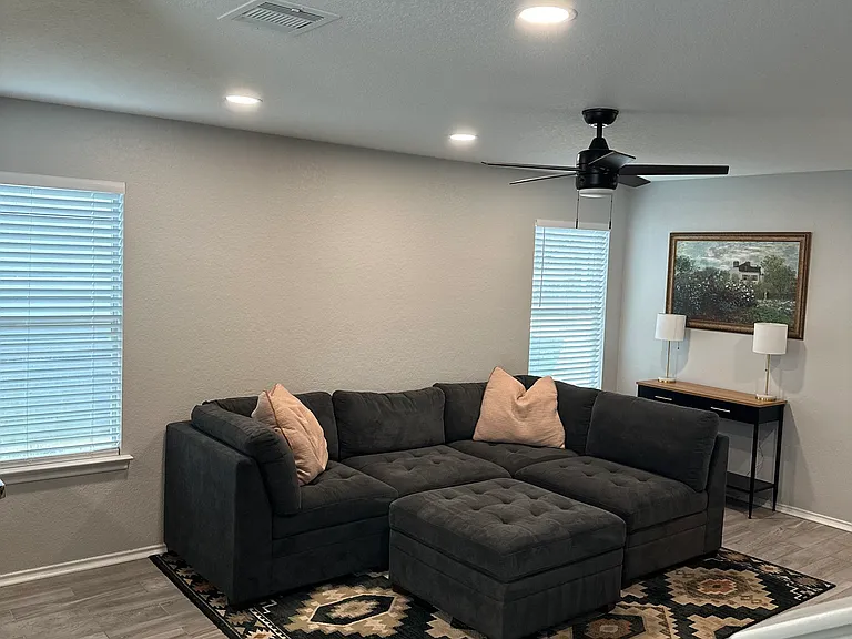 162 Hampton Cv — Photo 8