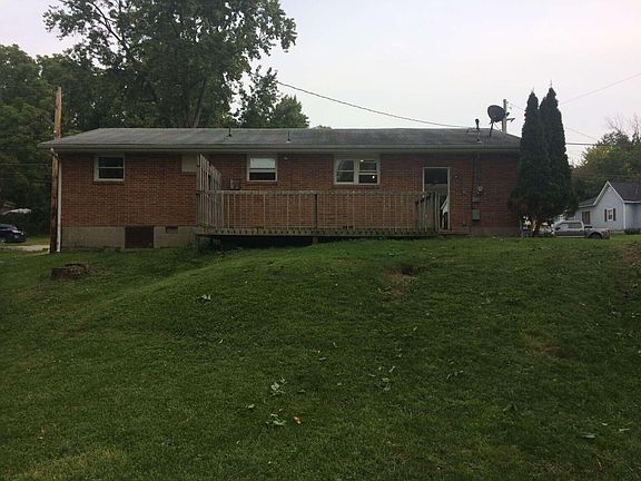 3rd image of 419 Riverside Dr