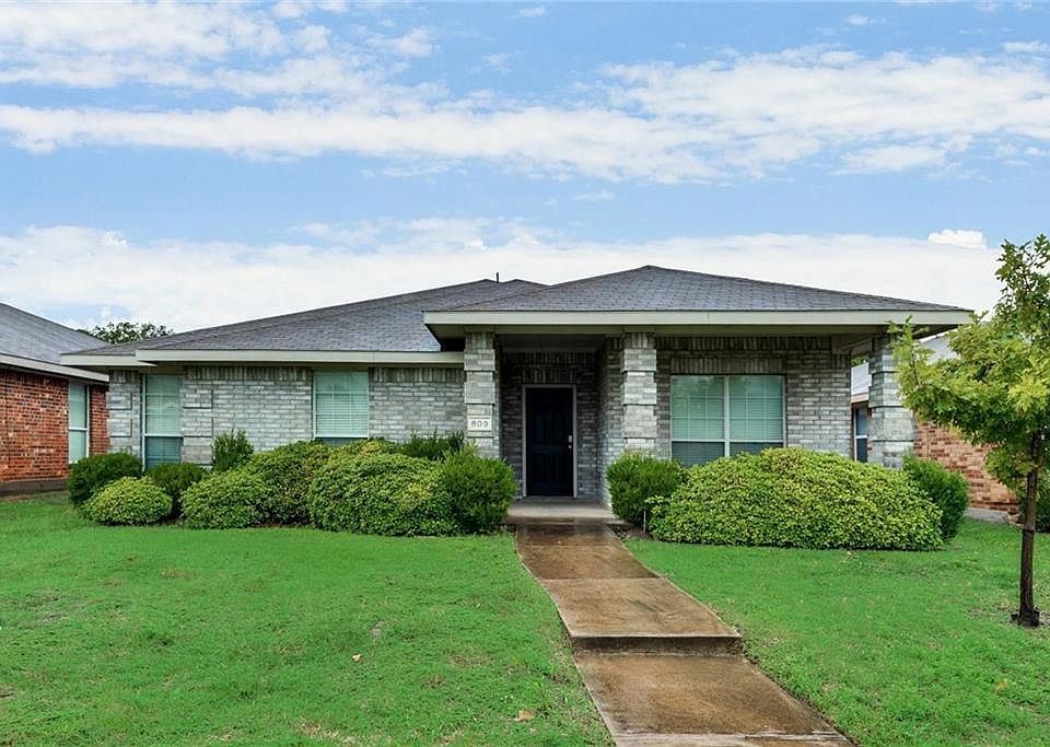 1st image of 809 Horseshoe Ct