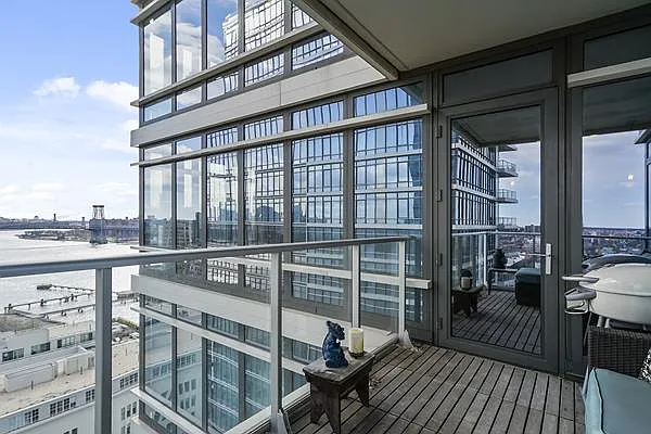 Sold by Avenue Sotheby's International Realty | media 18