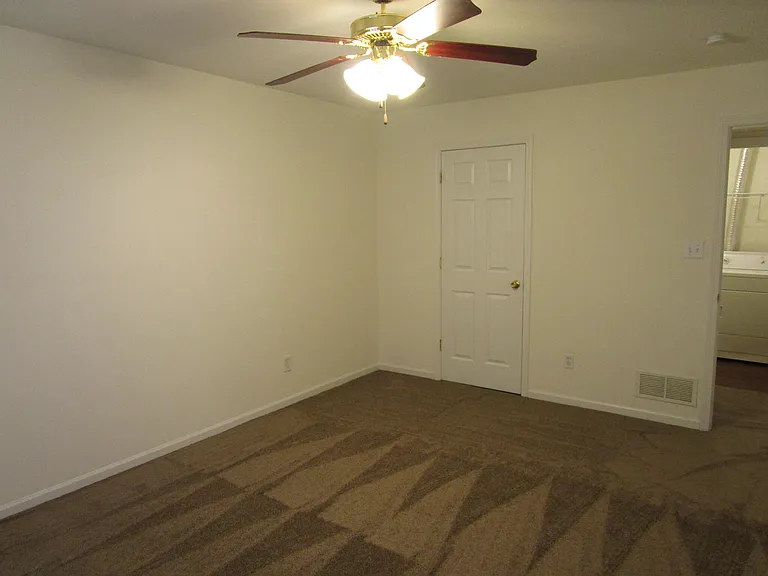 1725 Louise Cir — Photo 10