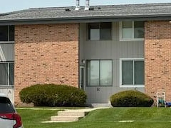 1430 Big Bend ROAD, Waukesha, WI 53189