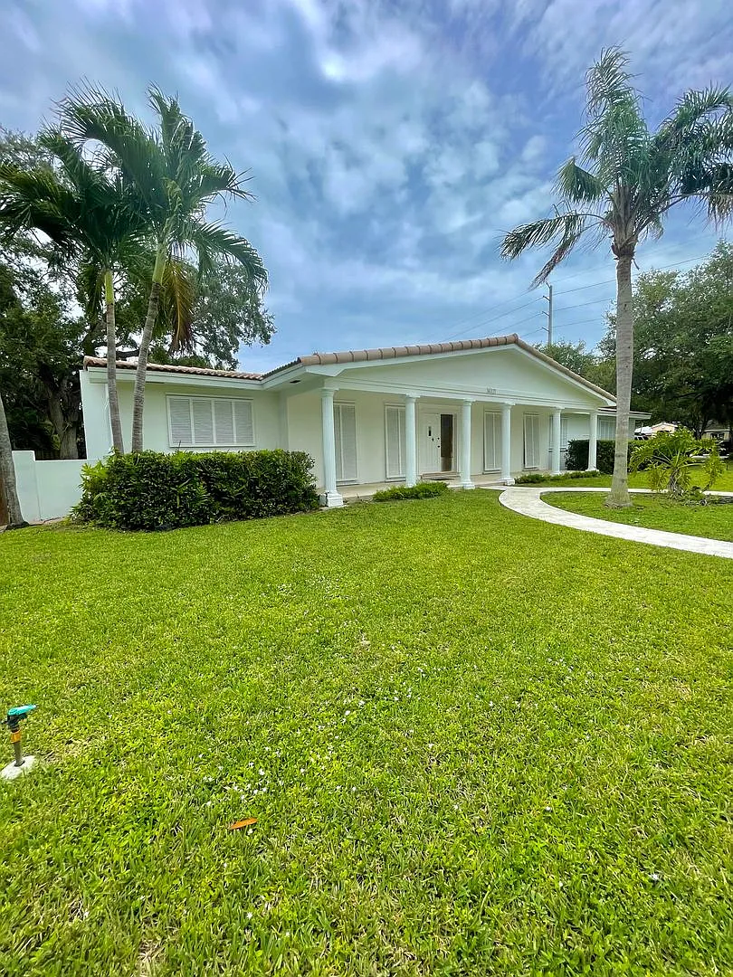 Charming Palmetto Bay Home — Photo 1
