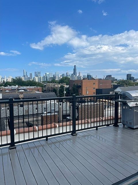 2nd image of 1829 W Huron St APT 2N