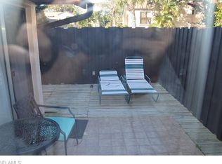 1860 Crystal Dr APT 20, Fort Myers, FL 33907