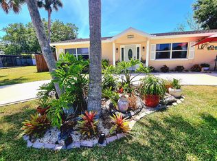 210 Lake Shore Dr, Nokomis, FL 34275