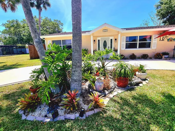 210 Lake Shore Dr, Nokomis, FL 34275