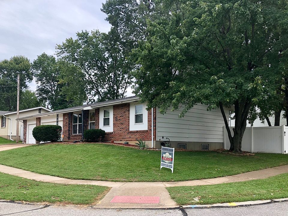 2nd image of 4232 Massabielle Dr