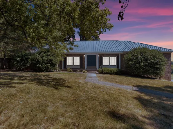 312 Parkway Dr, Dickson, TN 37055