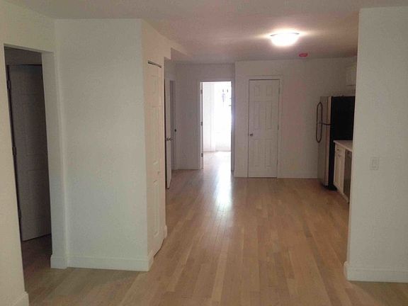 3rd image of 755 Jefferson Ave APT 1