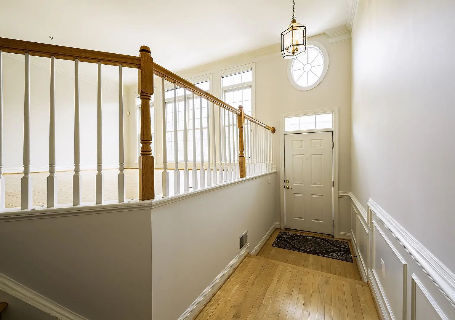 Tower Oaks First-Time Townhome in Rockville is Move-in Ready! — Photo 3