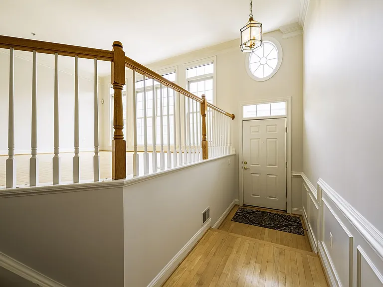 1156 Regal Oak Dr — Photo 3