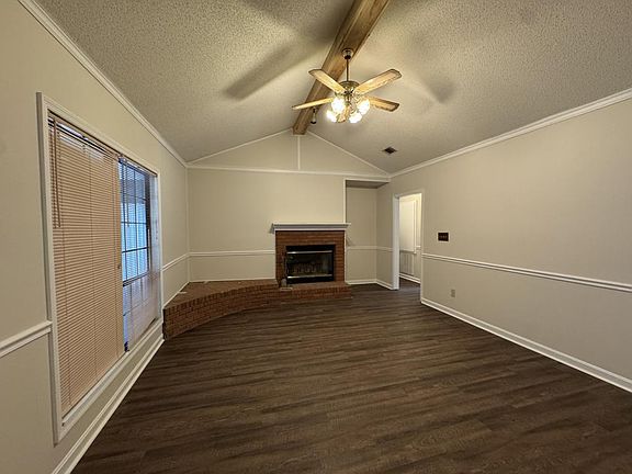 3rd image of 327 Bonnie Dr