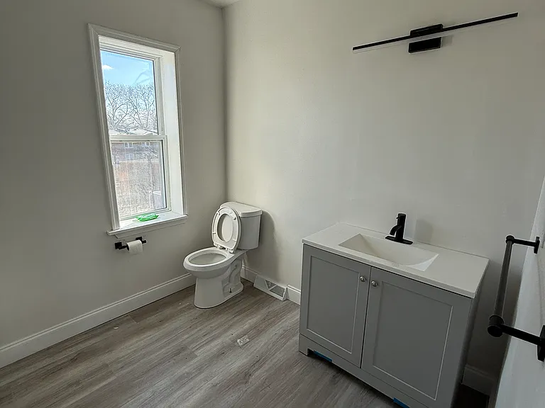 2400 Jessup St — Photo 6