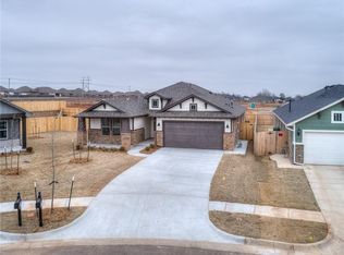 440 Vista Dr, Yukon, OK 73099