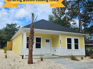223 NE 75th St, Oak Island, NC 28465