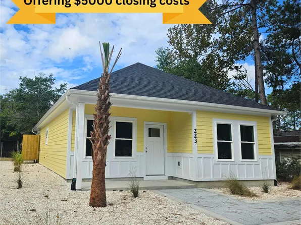 223 NE 75th Street, Oak Island, NC 28465