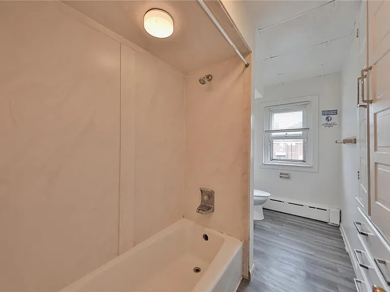 250 S 13th St — Photo 30