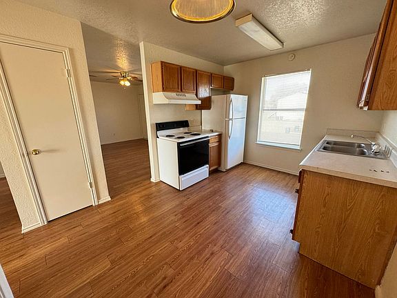 5th image of 1603 Cedarhill Dr APT C