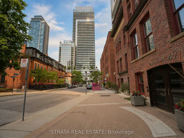 11 Saint Joseph St #304, Toronto, ON M4Y 3G4
