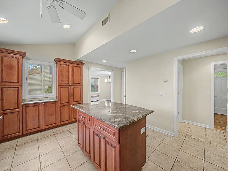 34 Esmond Pl — Photo 40