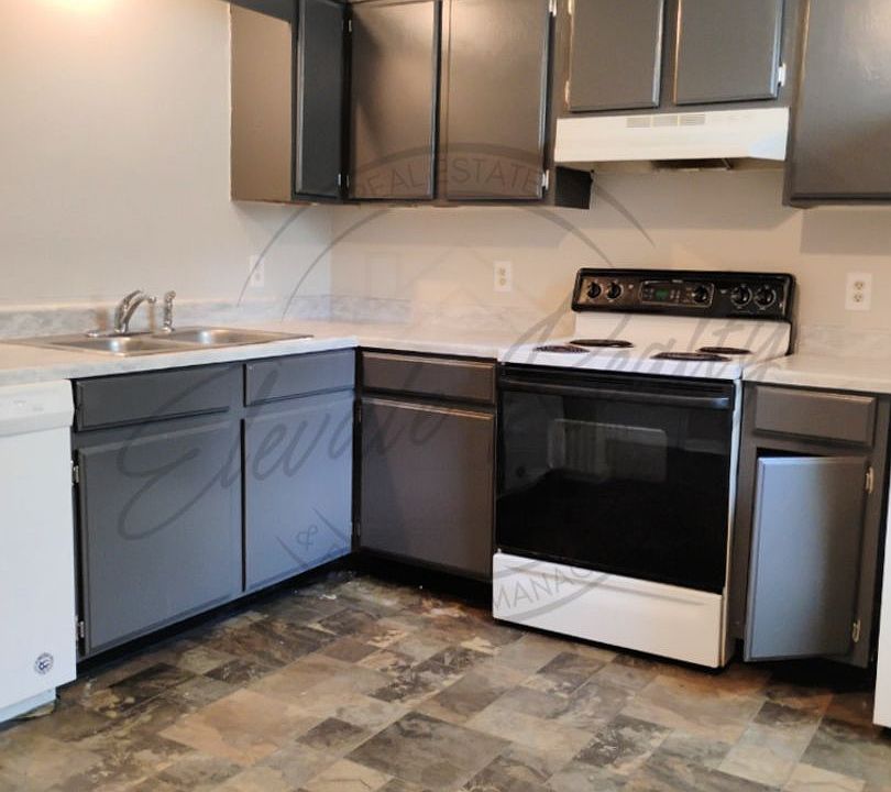 1st image of 2437 Woodale Ln