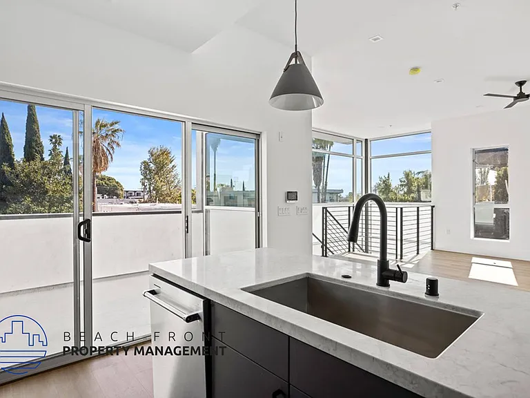 1011 N. Crescent Heights Blvd. — Photo 5