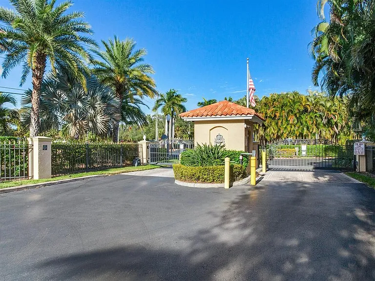 6302 Vista Verde Dr E — Photo 77